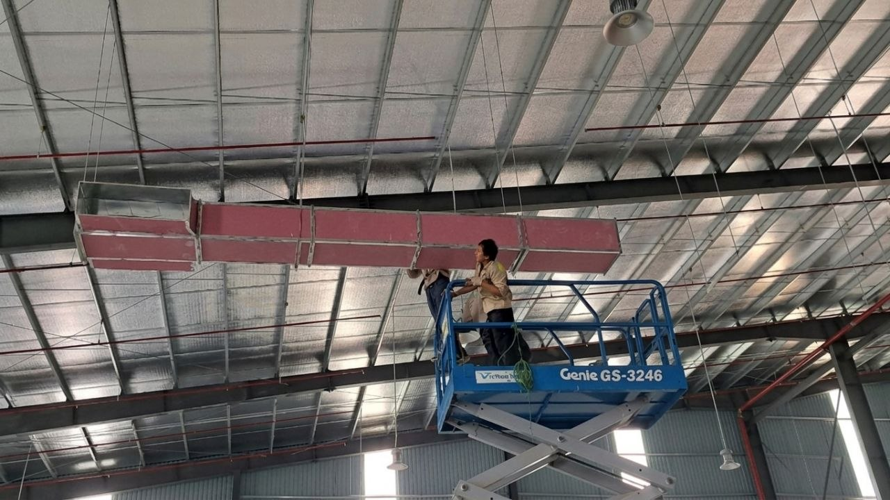 Thi Công Hệ Thống Ống Gió Tại Công Trường — dự án thực tế thi công tại Đà Nẵng | Hình ảnh 6